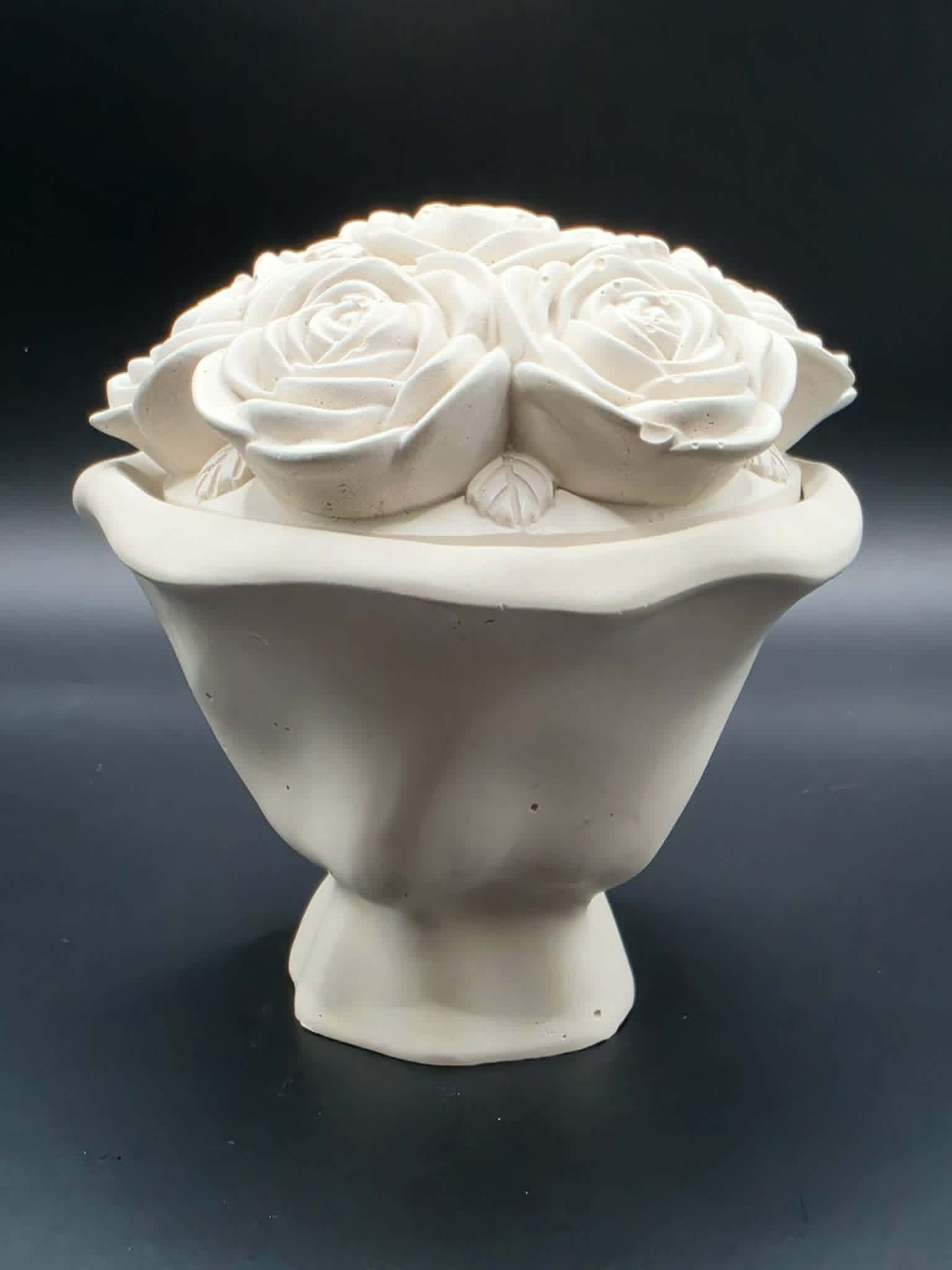 Świeca sojowa w bukiecie gipsowym
