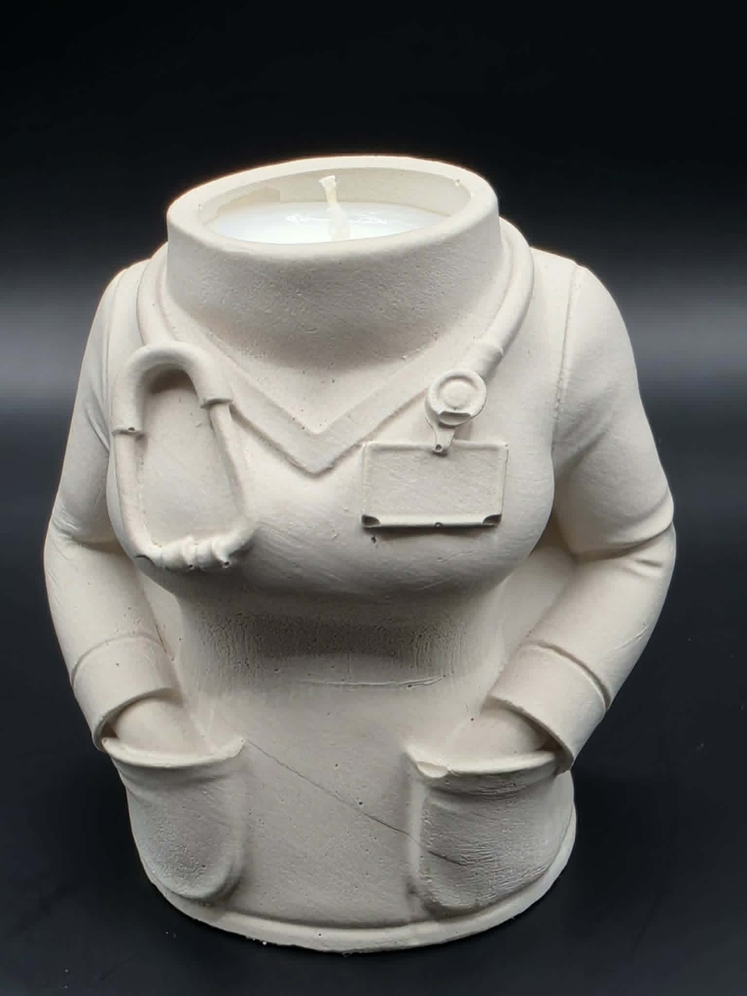 Świeczka sojowa w formie gipsowej lekarz/lekarka